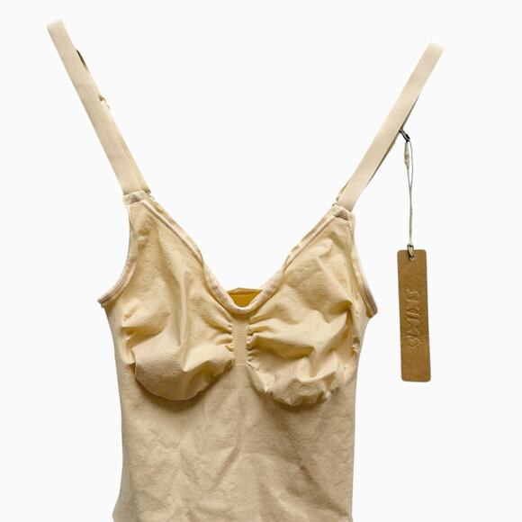 NWT SKIMS Everyday Sculpt Thong Bodysuit Sand Size Small - Picture 5 of 8